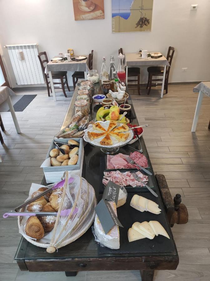 Residenza Lisy Hotell Verbania Exteriör bild